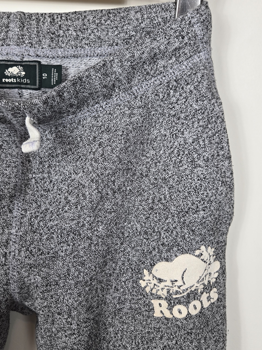 Roots Kids Size 10 Salt Pepper Grey Sweatpants Beaver Logo Joggers - Picture 3 of 8